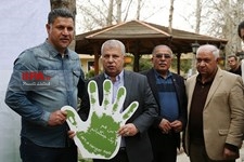   درختکاری پیشکسوتان ورزش و هنرمندان