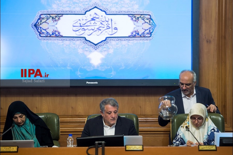   بررسی استعفا شهردار تهران 