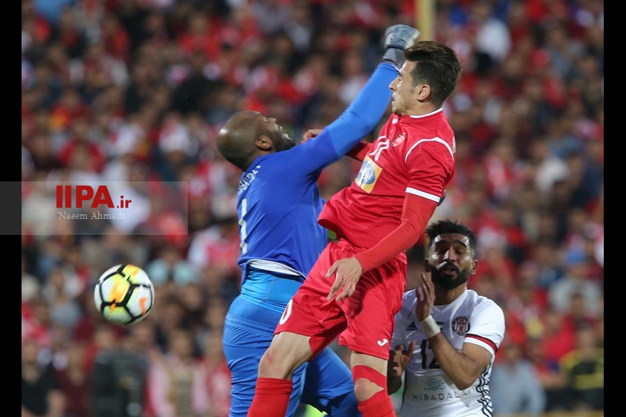   دیدار تیم های فوتبال پرسپولیس ایران و الجزیره امارات 