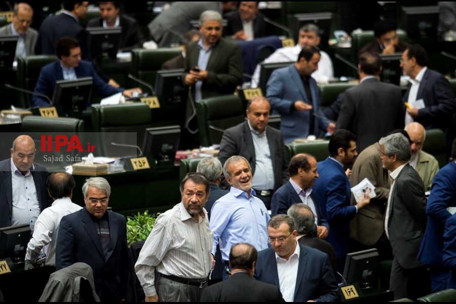   انتخابات هیات ریسه مجلس دهم در سال سوم