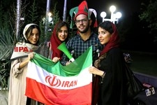   تماشای دیدار تیم‌های فوتبال ایران و مراکش - تهران