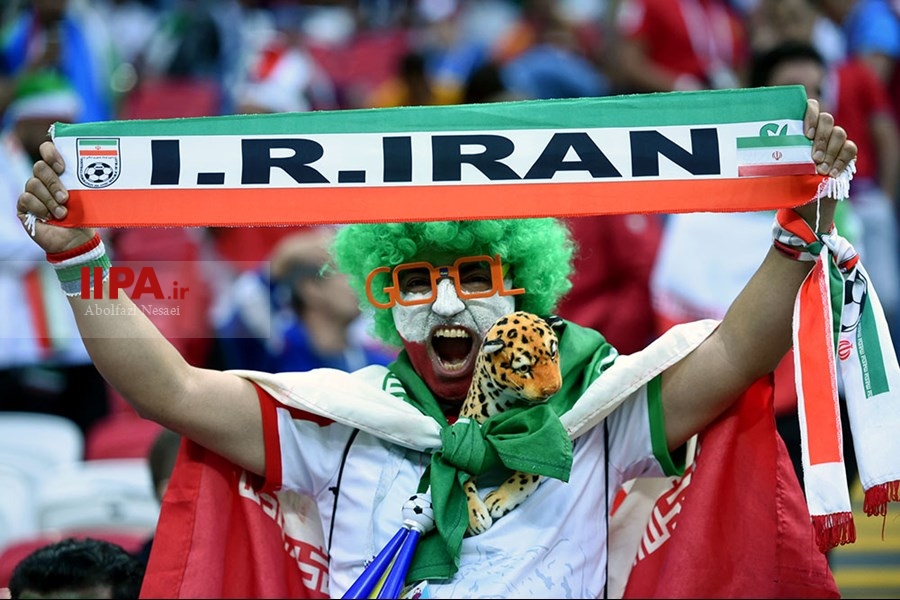   تماشاگران دیدار تیم های فوتبال ایران و اسپانیا