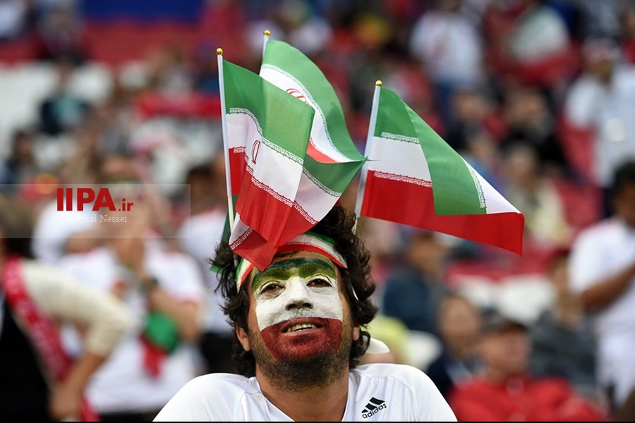   تماشاگران دیدار تیم های فوتبال ایران و اسپانیا