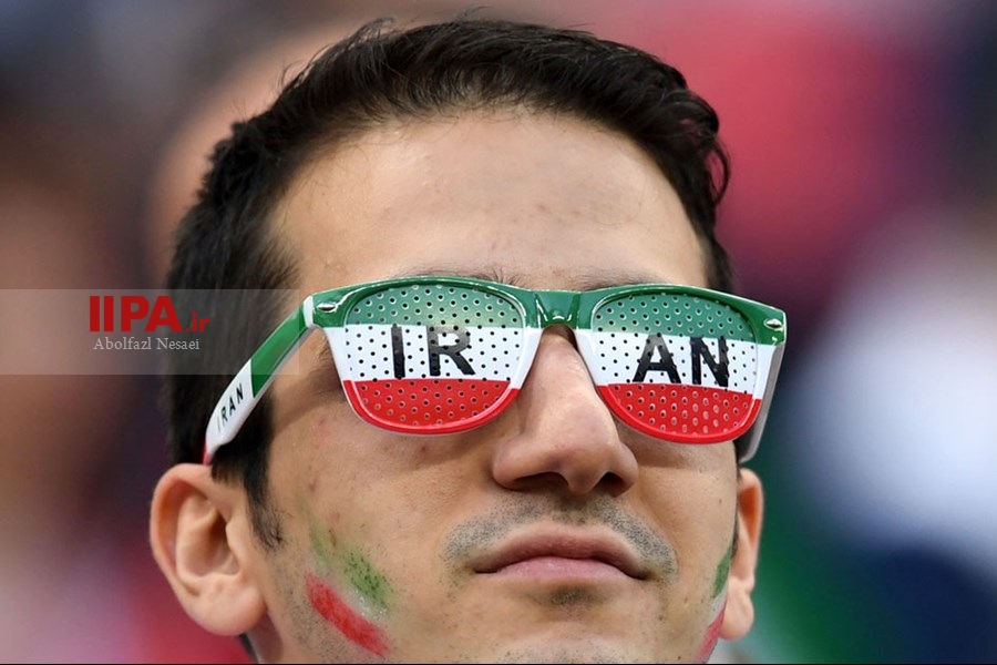   تماشاگران دیدار تیم های فوتبال ایران و اسپانیا