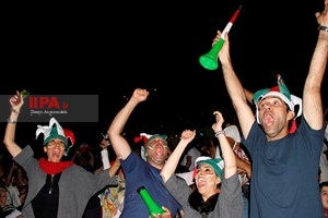 تماشای دیدار فوتبال ایران و اسپانیا در استادیوم آزادی -2