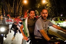   شادی مردم بعد از بازی شایسته تیم ملی فوتبال کشورمان مقابل اسپانیا