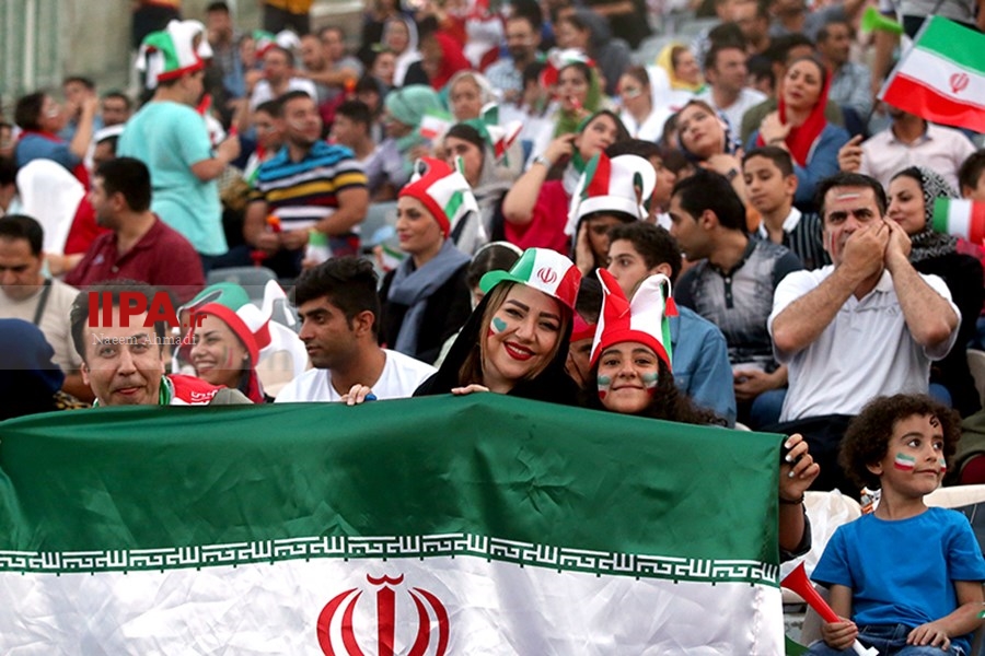   تماشای دیدار ایران و پرتغال در استادیوم آزادی