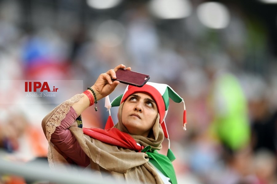   تماشاگران دیدار فوتبال ایران و پرتغال