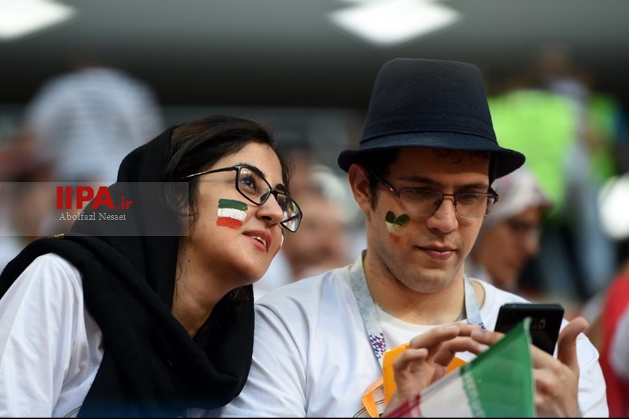   تماشاگران دیدار فوتبال ایران و پرتغال