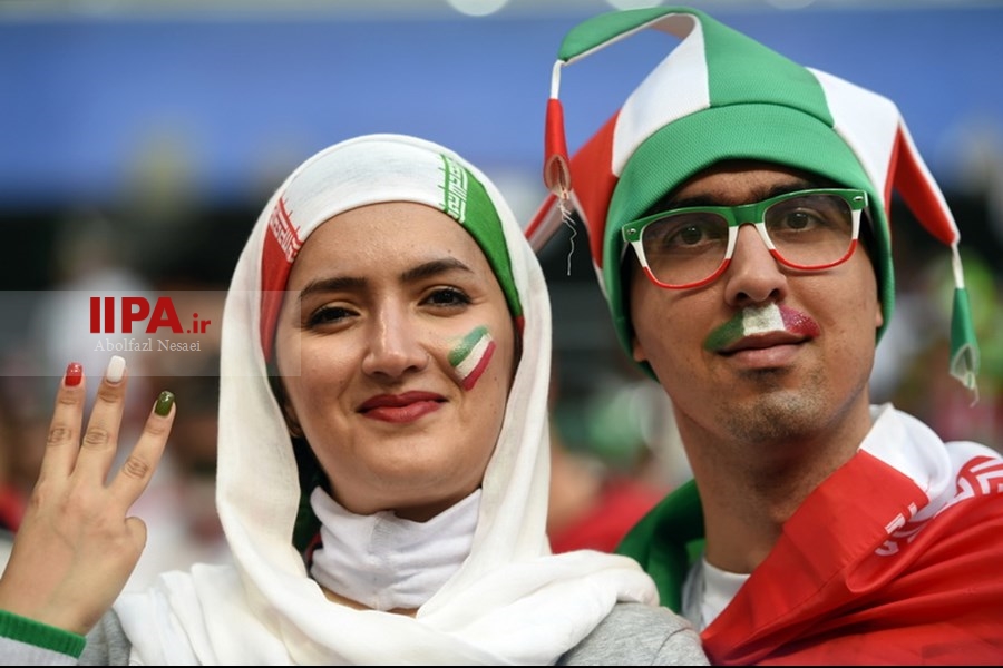   تماشاگران دیدار فوتبال ایران و پرتغال