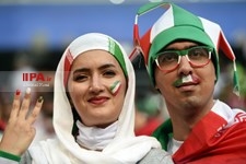  تماشاگران دیدار فوتبال ایران و پرتغال