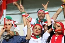   تماشای دیدار ایران و پرتغال در استادیوم آزادی