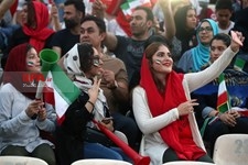   تماشای دیدار ایران و پرتغال در استادیوم آزادی