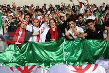   تماشای دیدار ایران و پرتغال در استادیوم آزادی 1