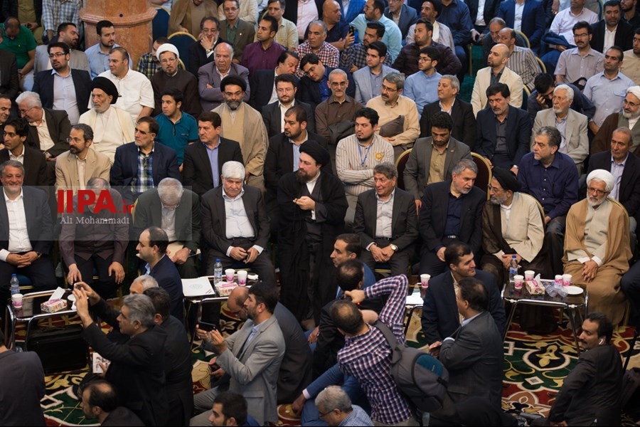   همایش عبور از بحران و توسعه ایران