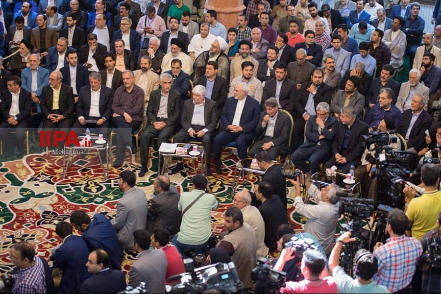   همایش عبور از بحران و توسعه ایران