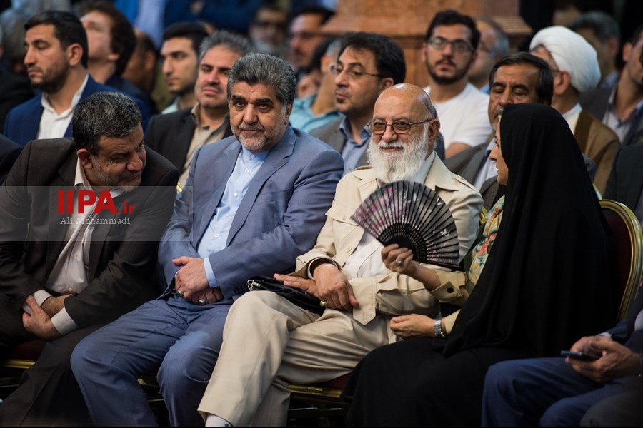   همایش عبور از بحران و توسعه ایران