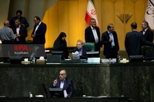   جلسه استیضاح وزیر امور اقتصادی و دارایی