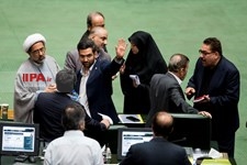   جلسه استیضاح وزیر امور اقتصادی و دارایی