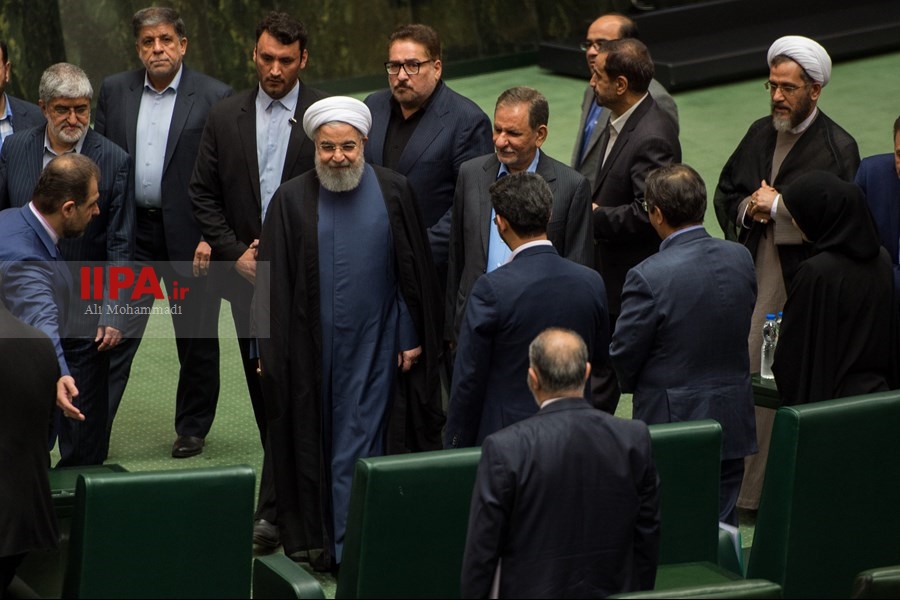   جلسه سوال از رئیس جمهور در مجلس شورای اسلامی