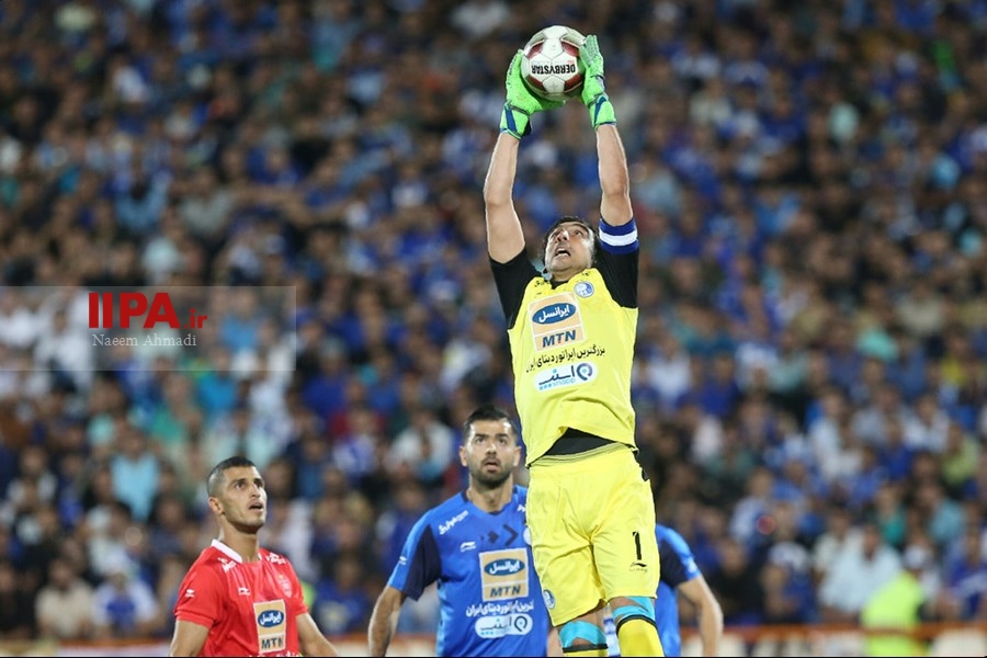   دیدار تیم های فوتبال استقلال و پرسپولیس