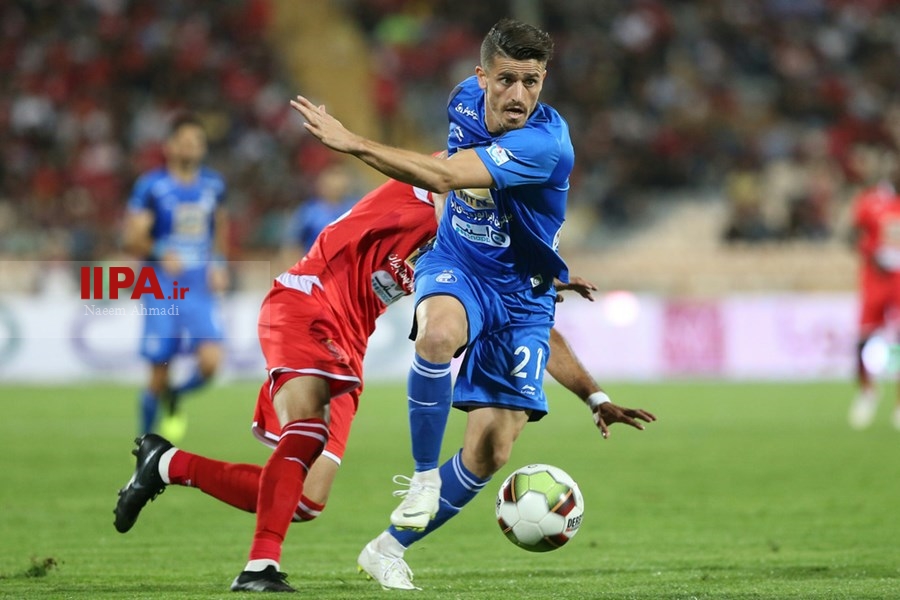   دیدار تیم های فوتبال استقلال و پرسپولیس