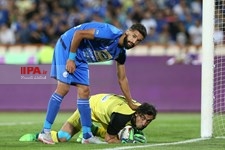   دیدار تیم های فوتبال استقلال و پرسپولیس