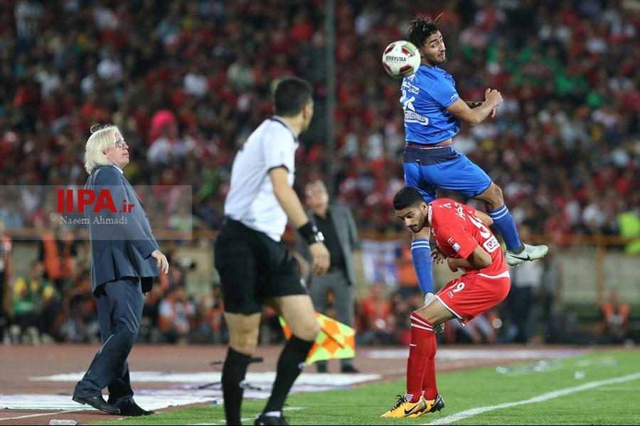   دیدار تیم های فوتبال استقلال و پرسپولیس