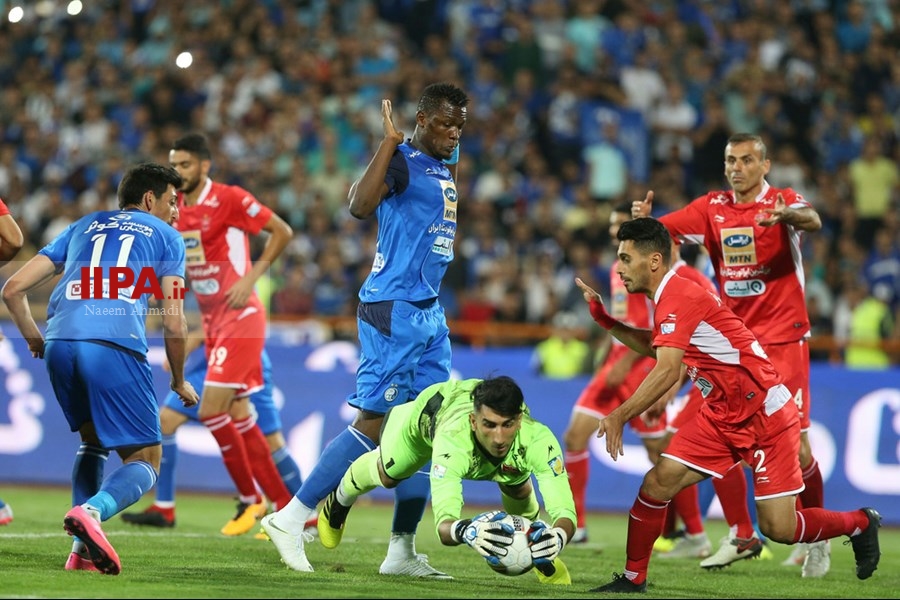   دیدار تیم های فوتبال استقلال و پرسپولیس
