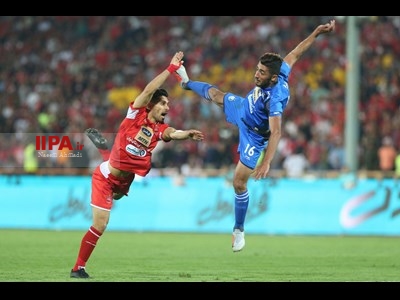 دیدار تیم های فوتبال استقلال و پرسپولیس
