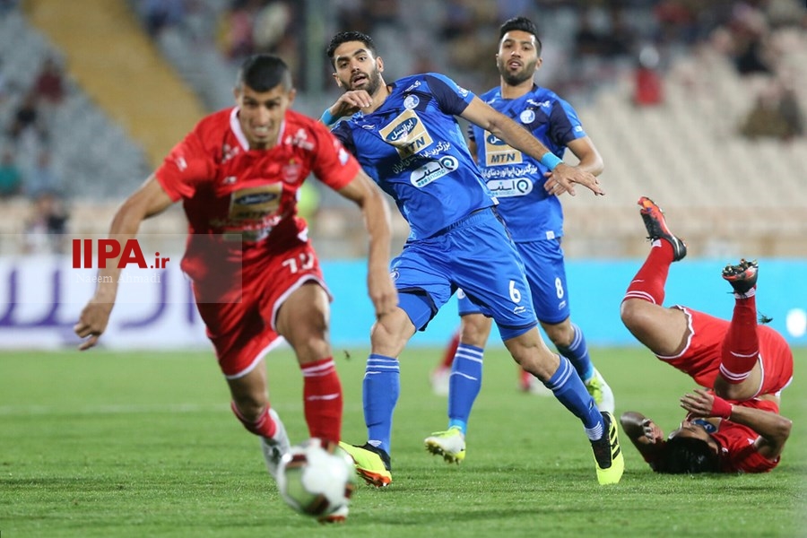   دیدار تیم های فوتبال استقلال و پرسپولیس