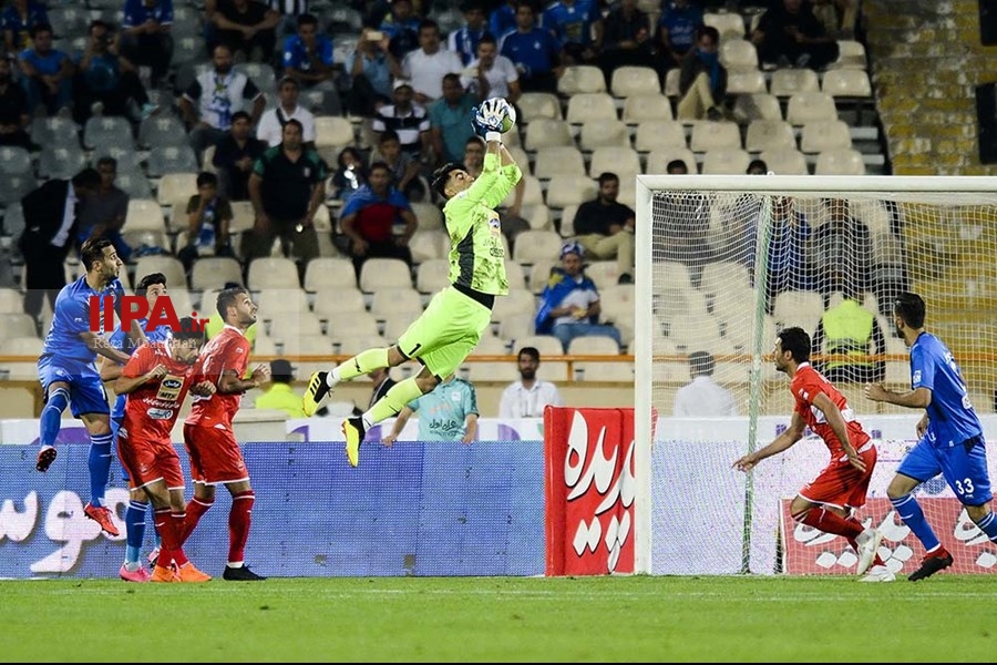   دیدار تیم های استقلال و پرسپولیس-2