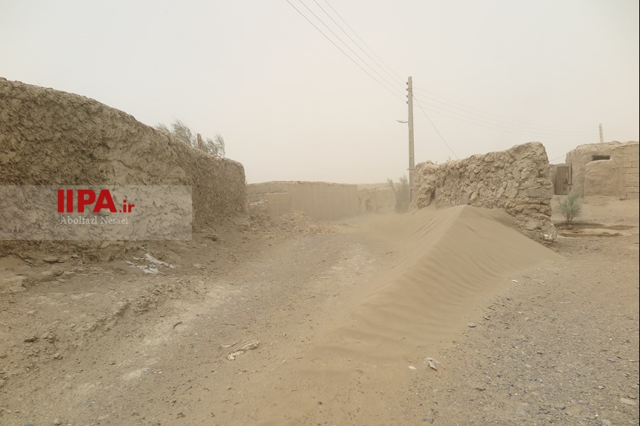   یک روز از 120روز طوفان سیستان