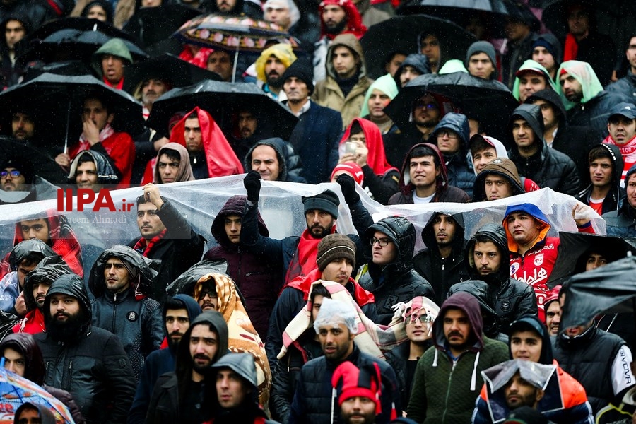   دیدار فوتبال پرسپولیس و تراکتور سازی