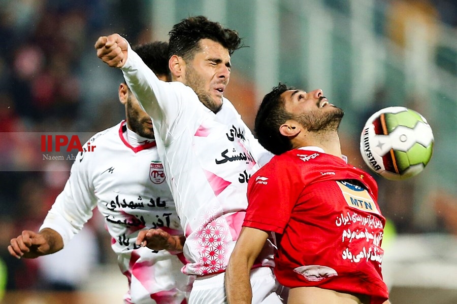   دیدار فوتبال پرسپولیس و تراکتور سازی