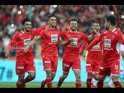 دیدار تیم های فوتبال پرسپولیس و پدیده