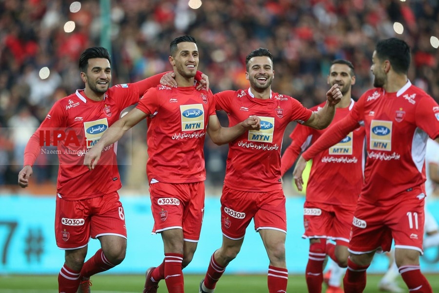   دیدار تیم های فوتبال پرسپولیس و پدیده
