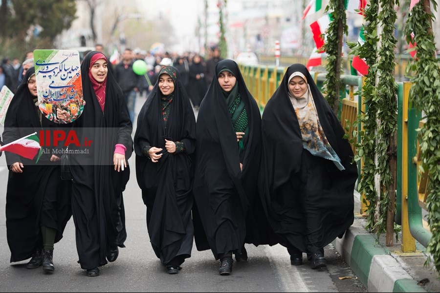   راهپیمایی ۲۲ بهمن در تهران /2