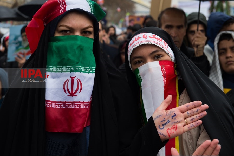   راهپیمایی ۲۲ بهمن در تهران /2