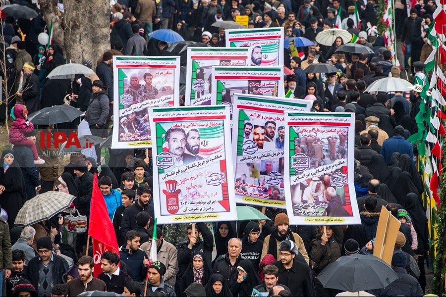   راهپیمایی ۲۲ بهمن در تهران /2