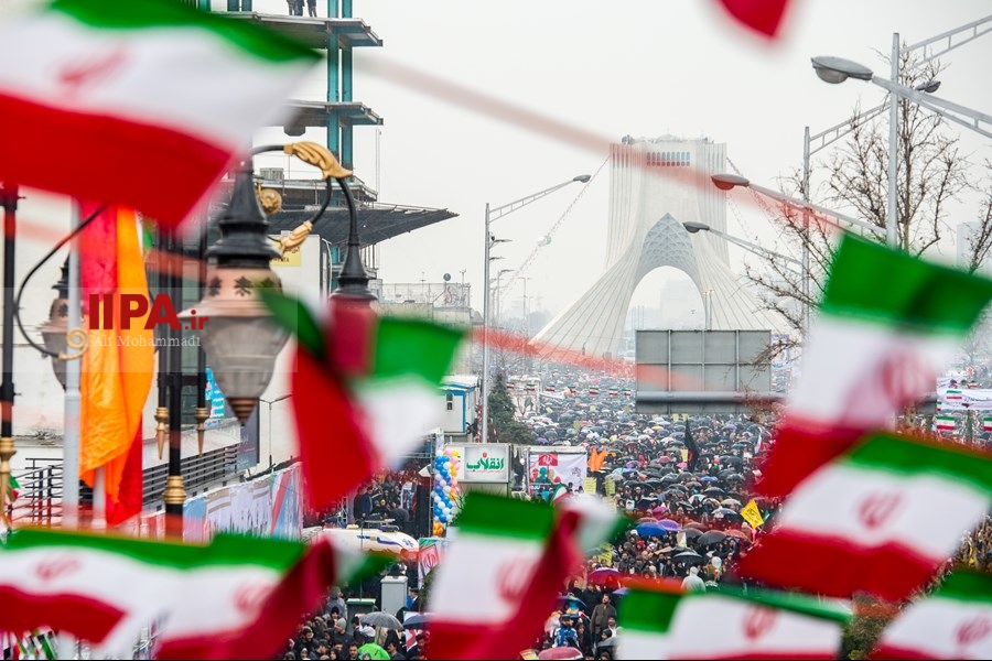   راهپیمایی ۲۲ بهمن در تهران /2