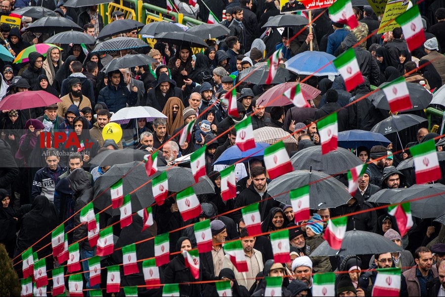   راهپیمایی ۲۲ بهمن در تهران /2