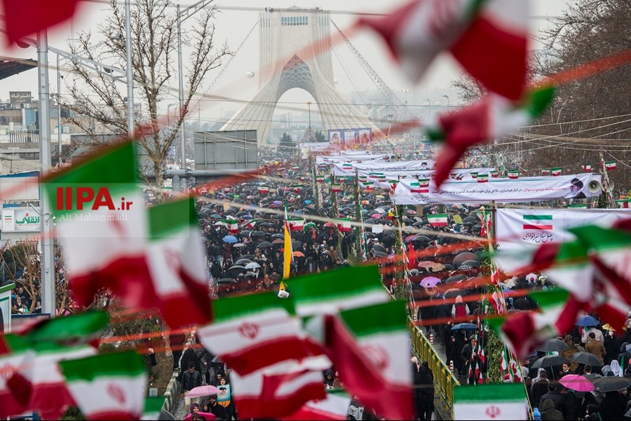   راهپیمایی ۲۲ بهمن در تهران /2