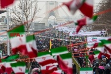   راهپیمایی ۲۲ بهمن در تهران /2