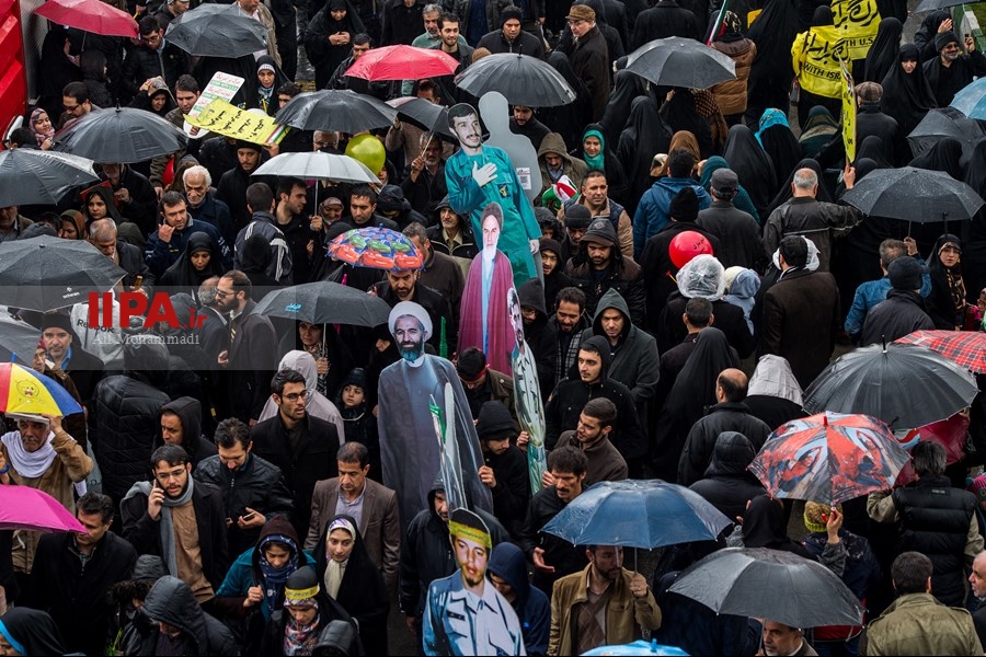  راهپیمایی ۲۲ بهمن در تهران /2