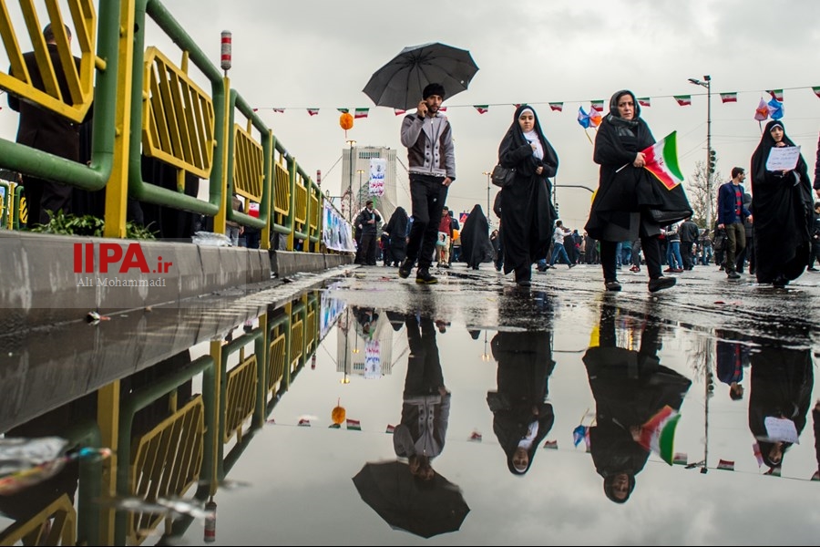   راهپیمایی ۲۲ بهمن در تهران /2