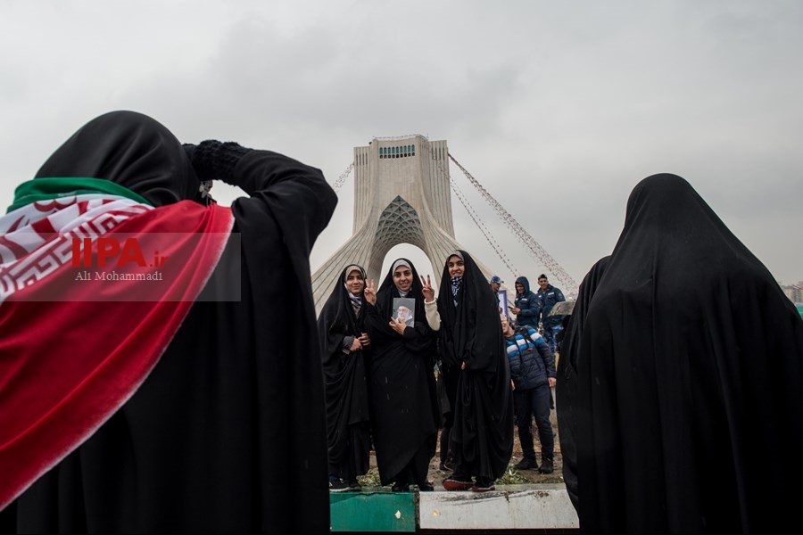   راهپیمایی ۲۲ بهمن در تهران /2