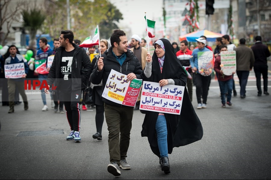   راهپیمایی ۲۲ بهمن در تهران /2