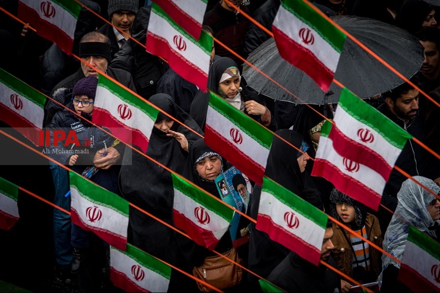   راهپیمایی ۲۲ بهمن در تهران /2