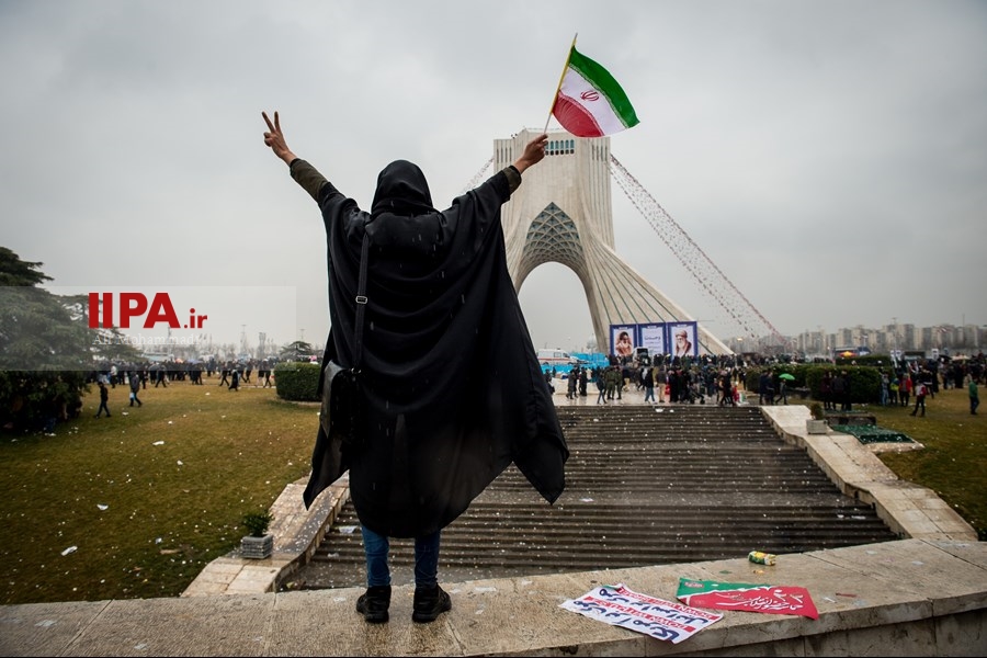   راهپیمایی ۲۲ بهمن در تهران /2